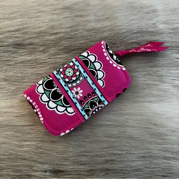 Vera Bradley Accessories - VERA BRADLEY Cupcake Pink 2009 IPod Tech Jewlery Case Pink Green Travel Y2K